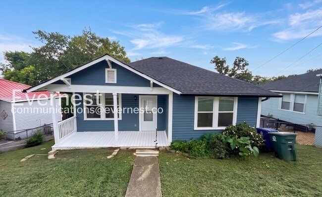 Photo - Spacious Home with Fireplace & Deck / 2 beds 2 baths / Available now!