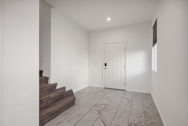 Photo - 4302 Eagle Island St