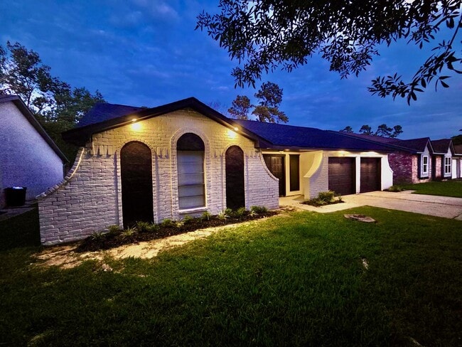 Building Photo - 15218 Falcon Ridge Dr Rental