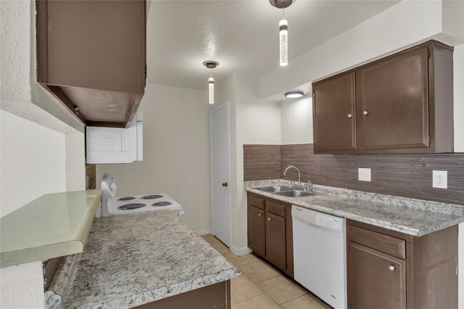 Photo - 6913 Chasewood Dr