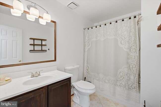 Photo - 4700 Warm Hearth Cir