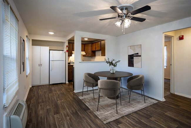 Photo - Windsor Court Apartments