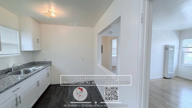 Photo - Remodeled top floor 1 Bd with hardwood flooring and spacious modern kitchen $1850 Unidad C