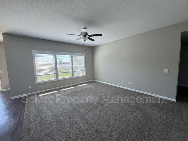Photo - 4915 Whittlebury Dr