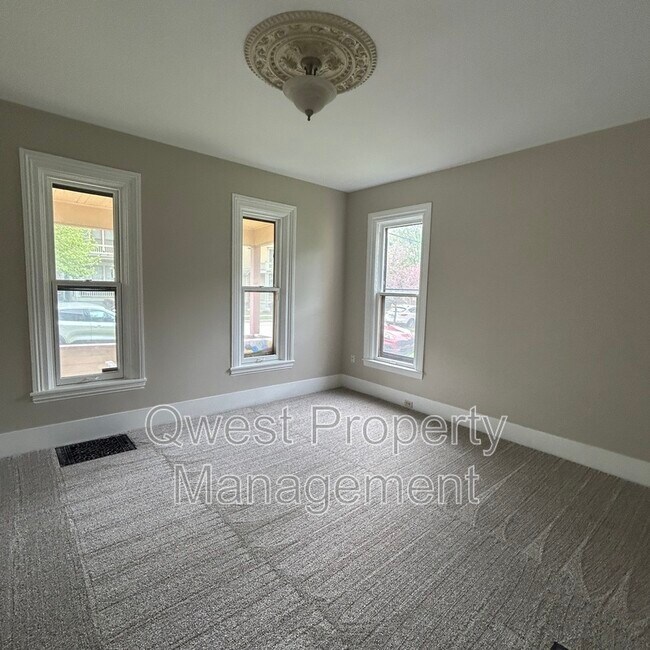 Photo - 221 Hollister Ave SE Unidad #1