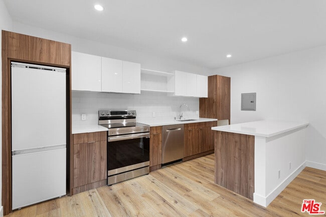 Photo - 2002 4th St Unit 203