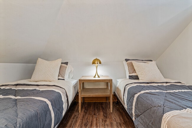 Photo - 1488 Park Ave