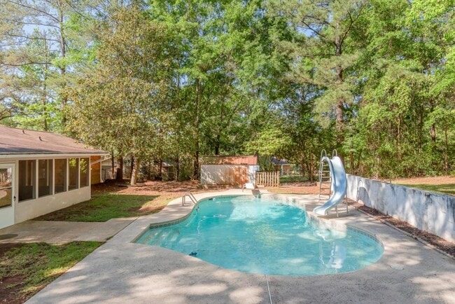 Photo - 413 Springdale Dr