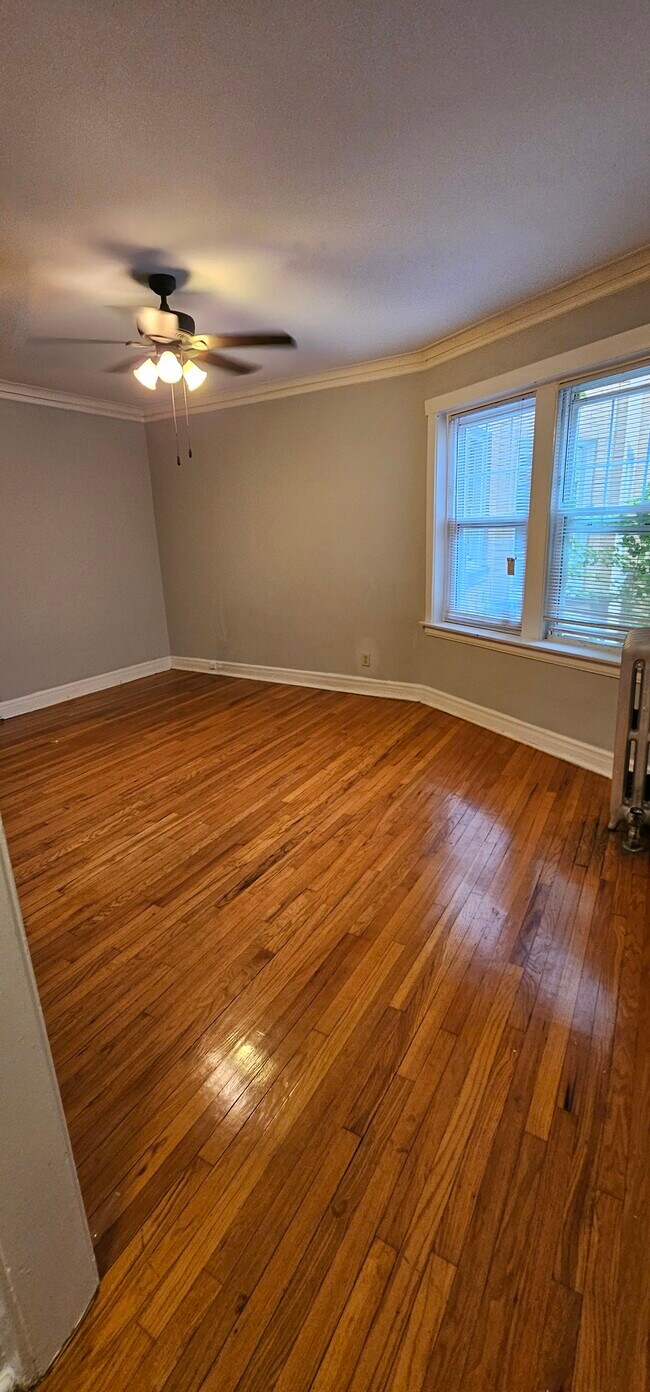 Photo - 4410 N Rockwell St Unit 4410-1