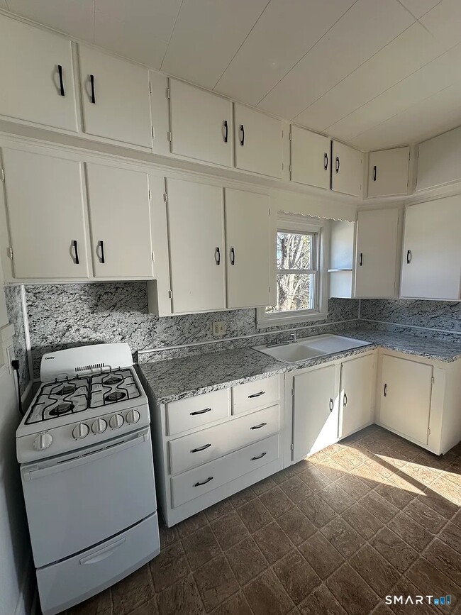 Photo - 173 Mansfield Ave