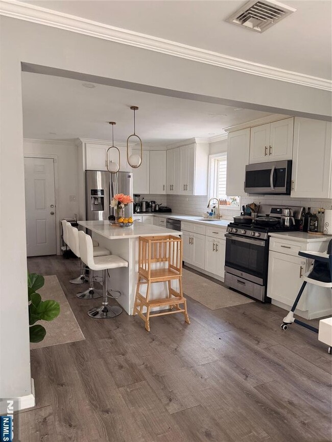 Photo - 170 Manhattan Ave