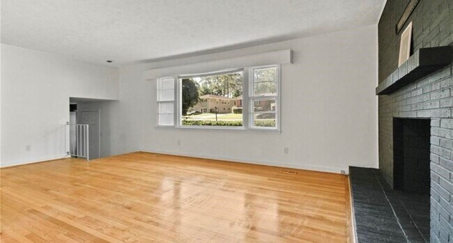 Photo - 1820 McGougan Rd