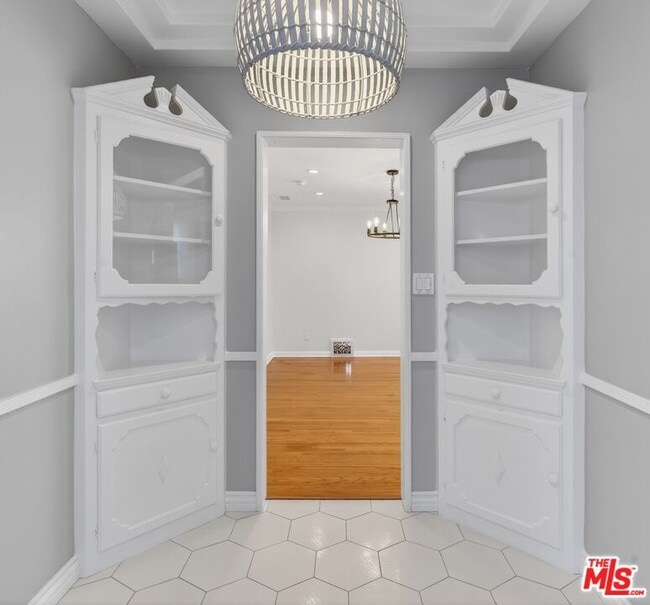 Building Photo - 906 Croft Ave