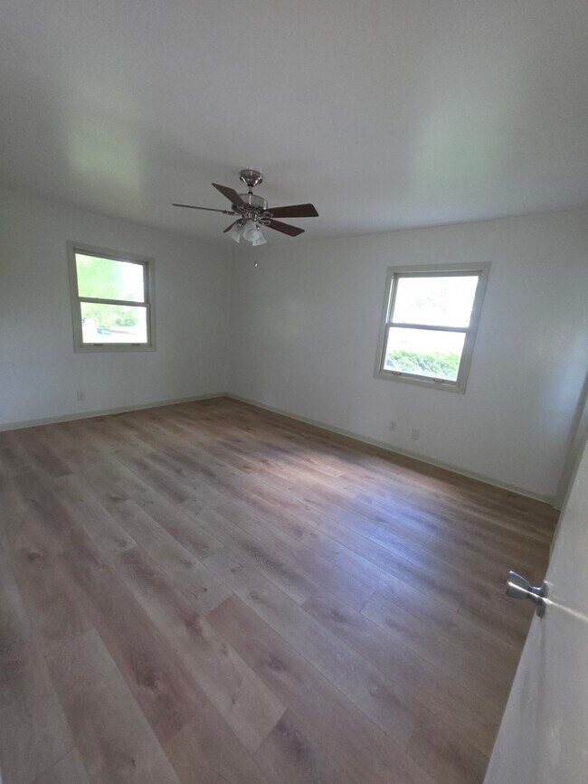 199 Lakeview Dr