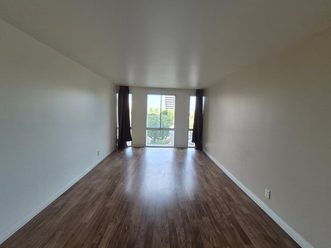 Photo - 800 W 1st St Unidad 702