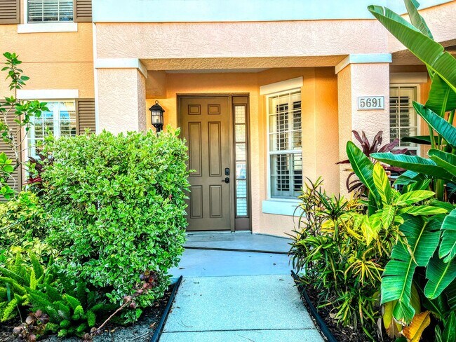 Photo - ANNUAL UNFURNISHED 2 bed 2 bath ground flo...
