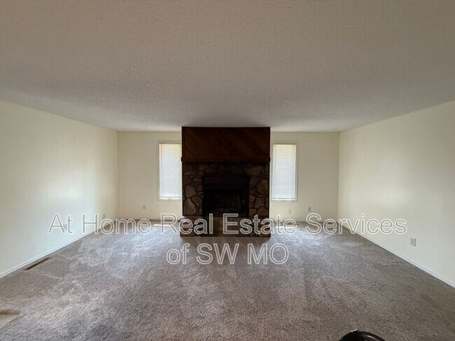 2633 W Hanover Dr