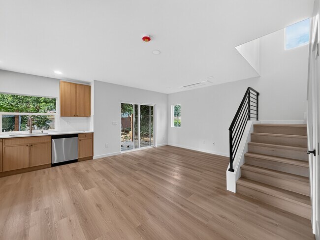 Photo - 328 NE 125th St