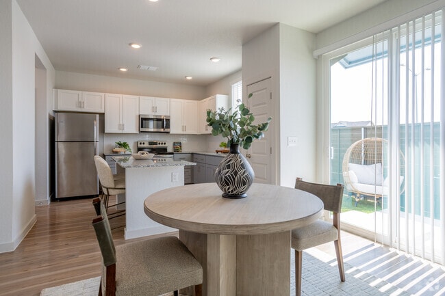 2BR, 2.5BA - C - 1146SF - Ding Area