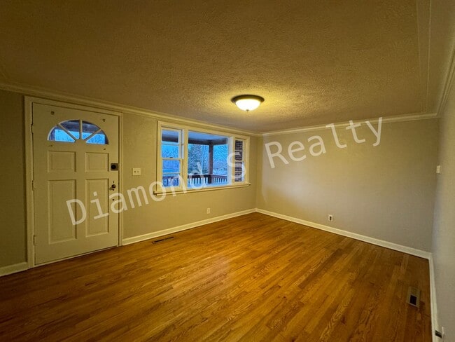 Photo - Gorgeous 2 Bedroom Home Available Early July - Great Location!