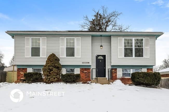 Building Photo - 8509 Gainsborough Dr