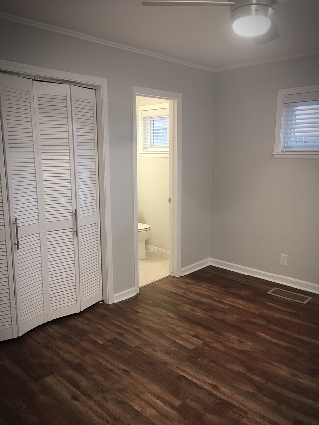 Dormitorio principal - 7542 E 28th St