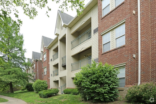 Building Photo - MidTown Apartments