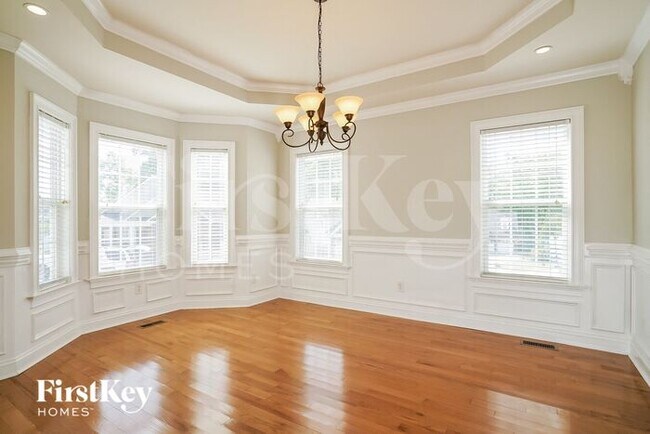 Photo - 15 Falling Oak Ct