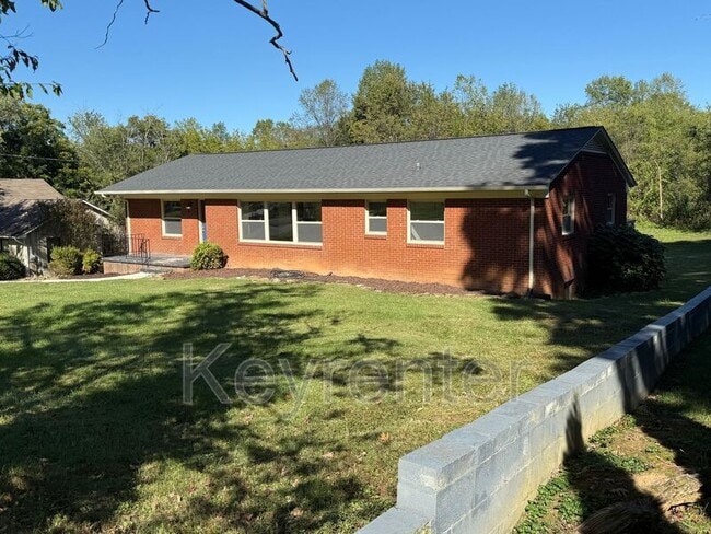 Photo - 424 Bridge View Ln