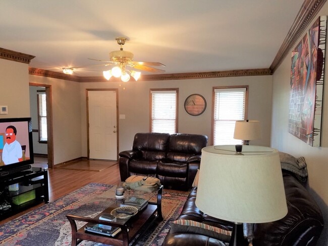 Photo - 4 bed room home in Midlothian with fenced rear yard