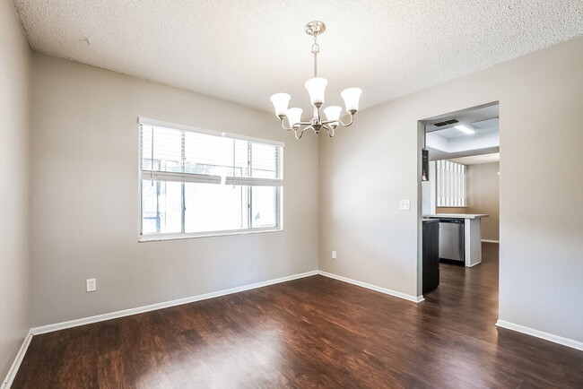 Photo - 1891 Aster Dr