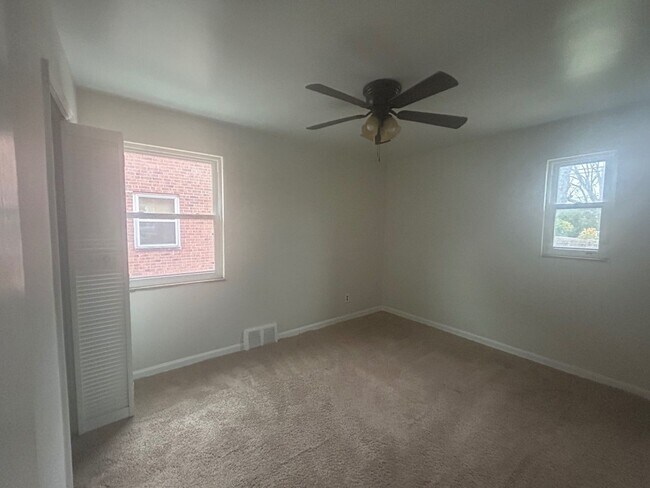 Photo - 414-416 E 222 ST Unit DN