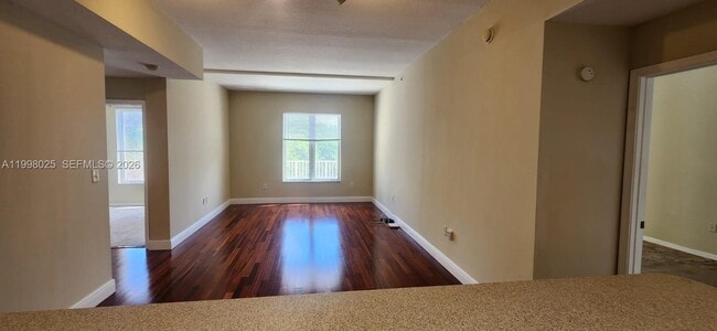 Building Photo - 1200 Town Center Dr Unit 201