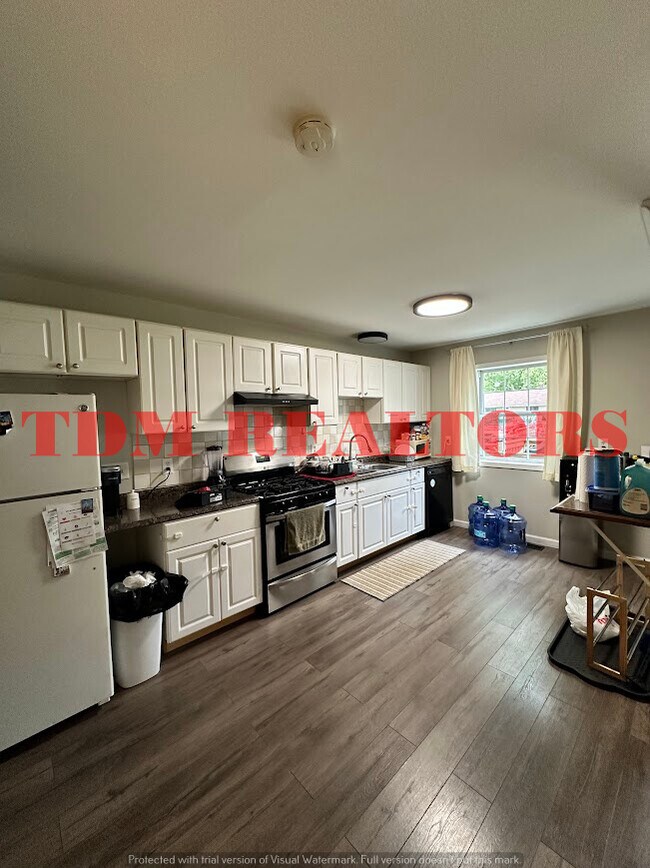 Photo - 2121 Christner St