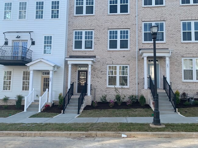 Front - 164 Burkitt Commons Ave Rental