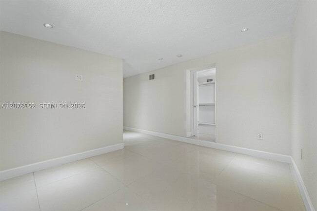 292 E 55th St