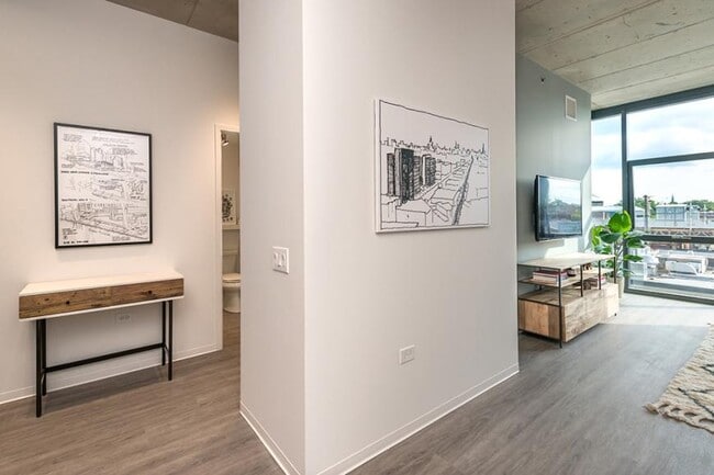 Photo - 1 bedroom in Chicago IL 60647 Unidad 207