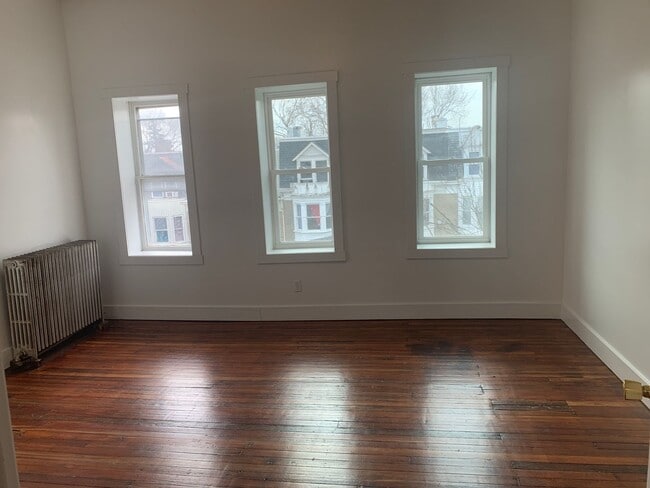 Photo - 1 Bedroom Top Floor Apartment-York City SD
