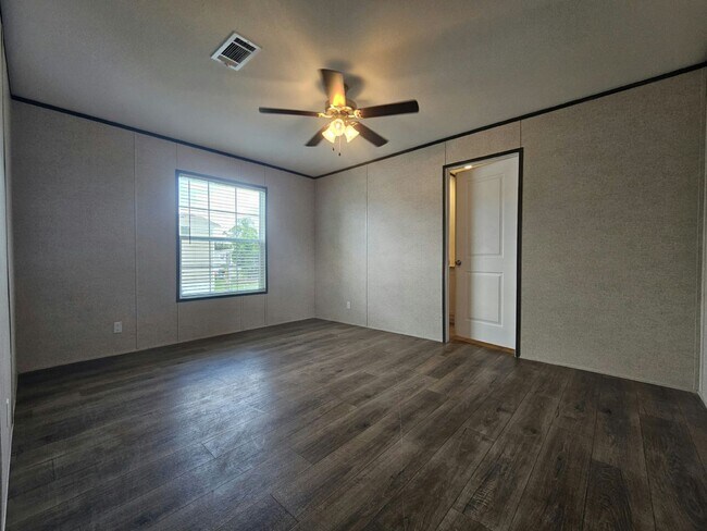 Photo - 1014 Myakka Dr