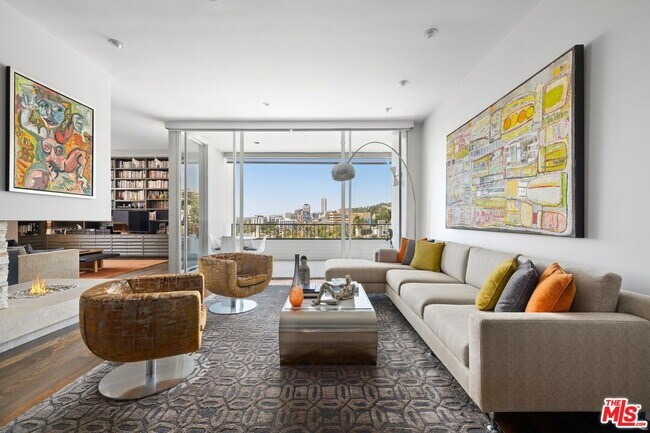 Photo - 1100 Alta Loma Rd Unidad 1701 Rental