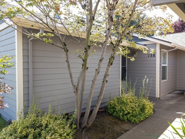 Building Photo - HAZELBROOK138-148 Unit 138