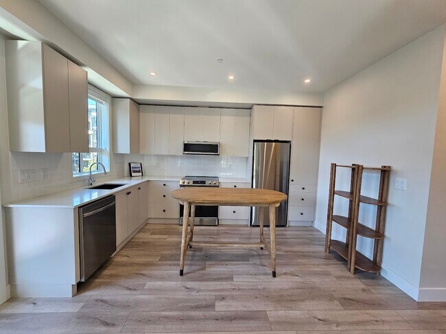 Photo - 45511 Campus Dr Unit 313