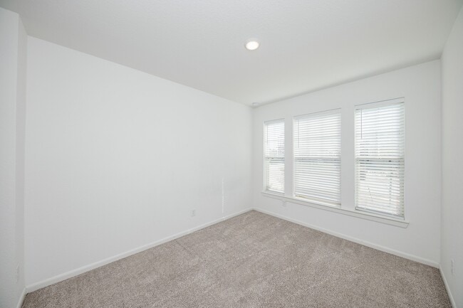 Photo - 42514 Summer Crst Rd