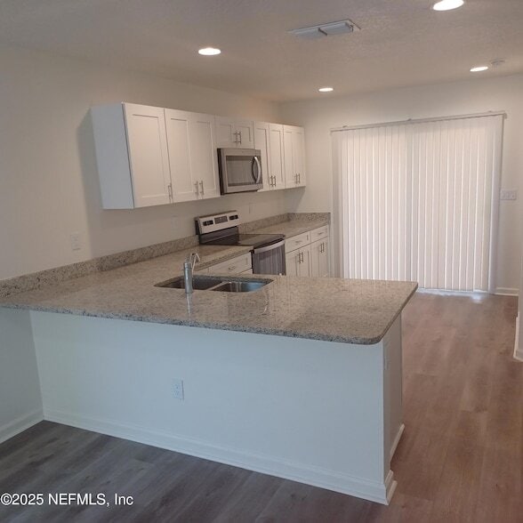 Photo - 908 W 9th St