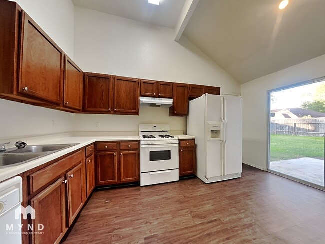 Photo - 10002 Green Valley Ln