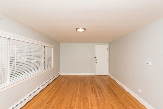 Photo - 5020 N Washtenaw Ave