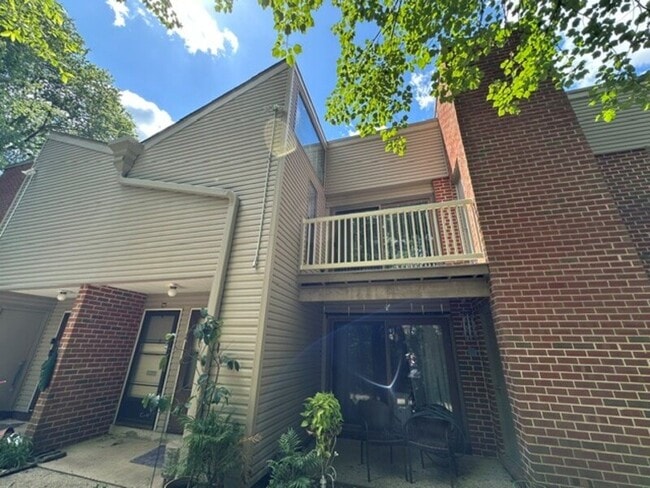 Photo - 703 Camelback Ct