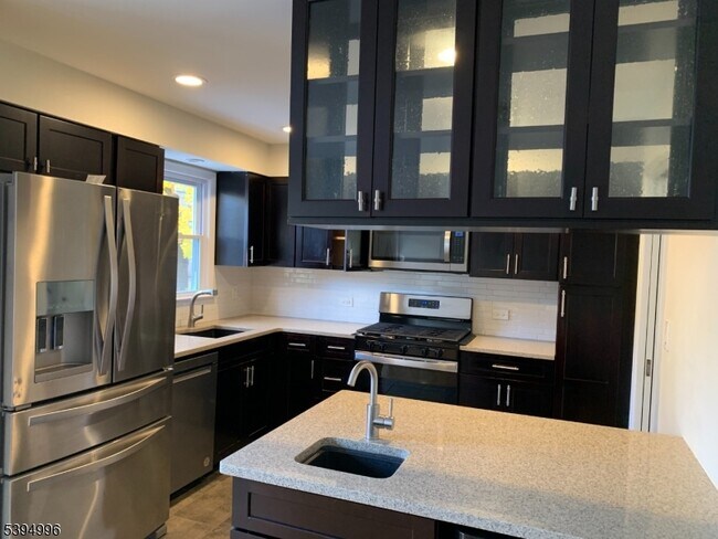 Photo - 1072 Springfield Ave