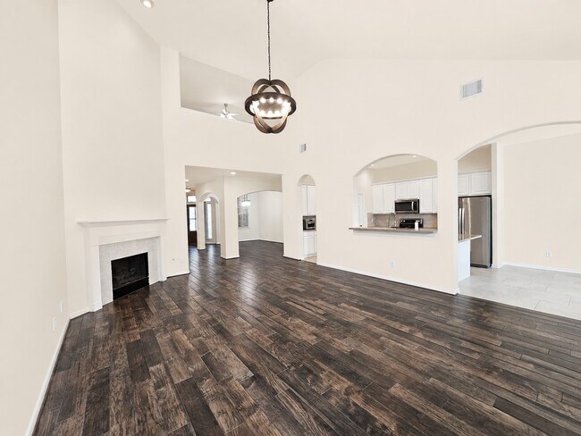 Photo - 98 W Knightsbridge Dr