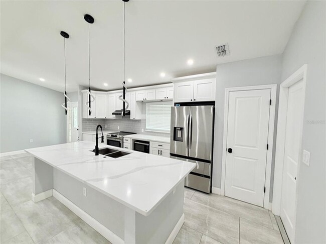 Photo - 1543 Heather Way